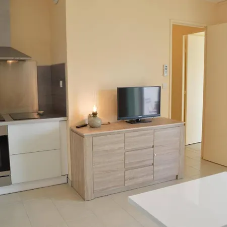 Appt 3 Pièces Climatisé Du Roi Gr220-415 Apartamento *